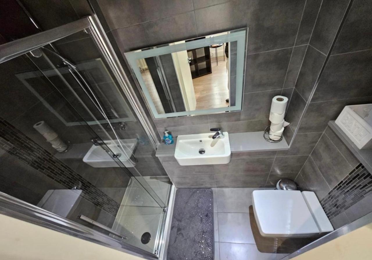 Luxury Double Room With Private Bathroom Единбург Екстер'єр фото